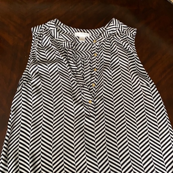 Sleeveless Blouse - Picture 1 of 2